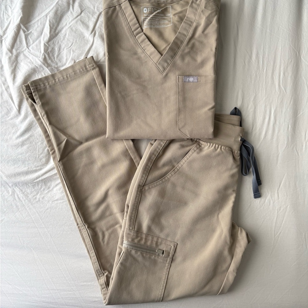 Figs LATTE Scrub Set (top+bottom)